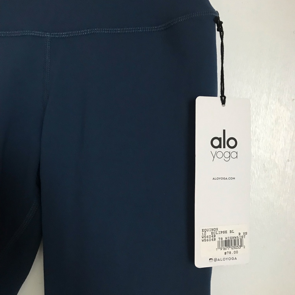 Brand new with tag ALO YOGA 7/8 HIGH-WAIST LEGGING